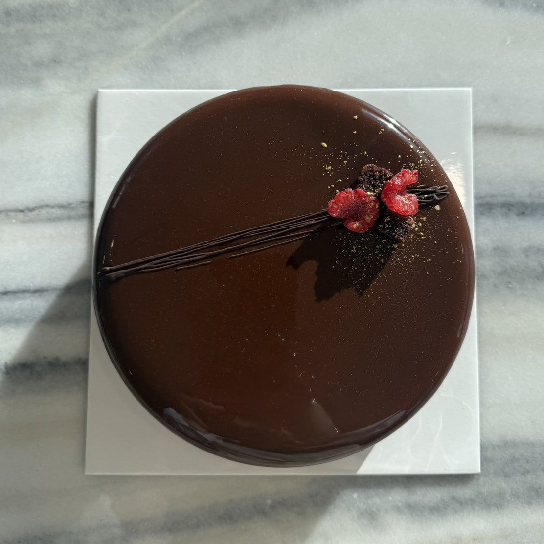 Entremet chocolat noir et framboise