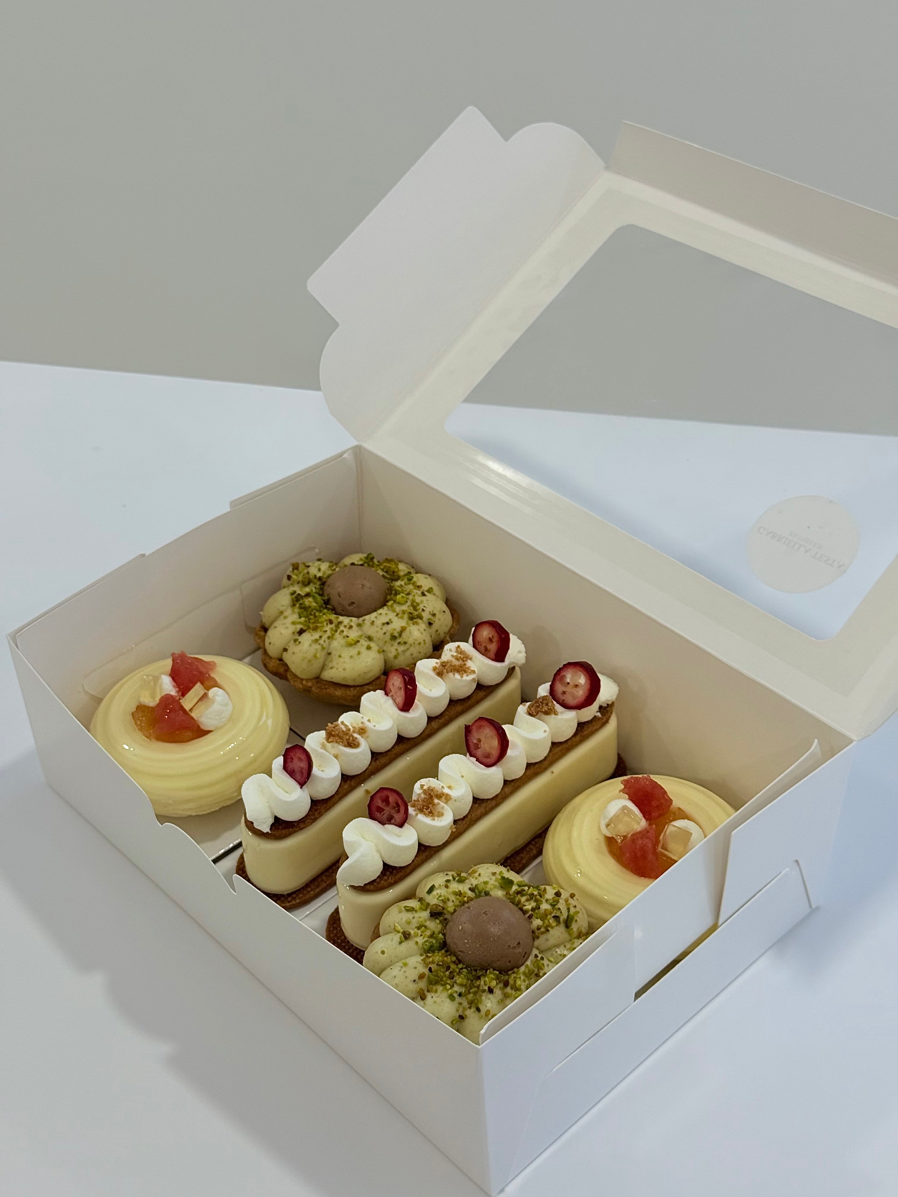 Boîte de pâtisseries