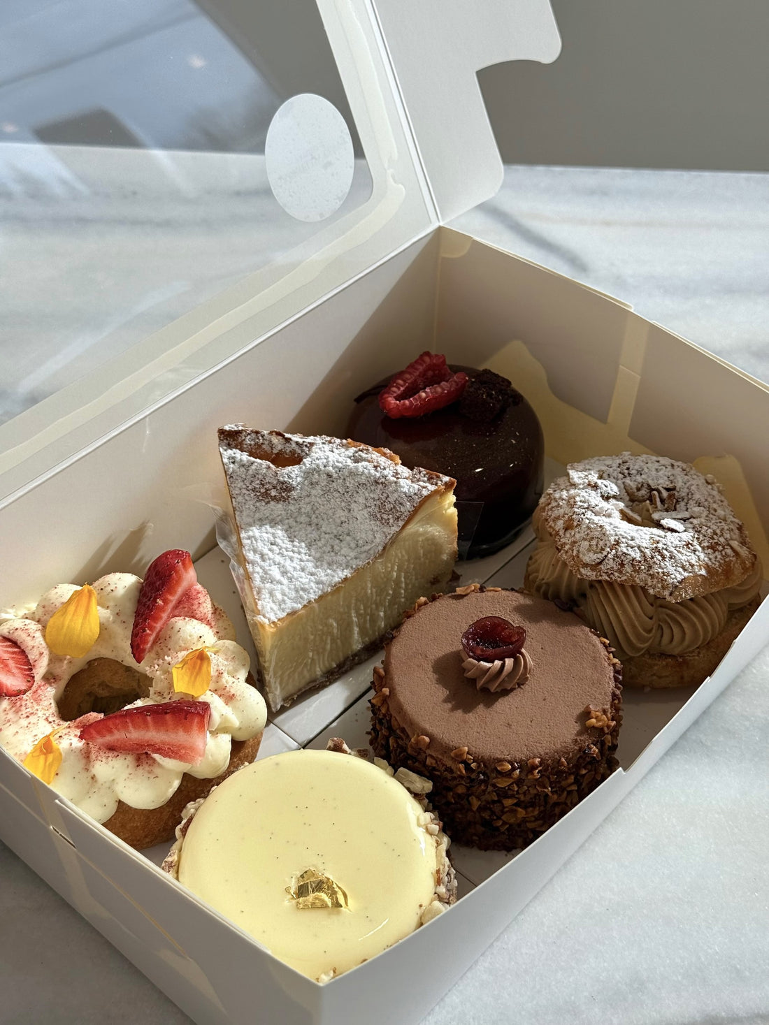 Boîte de pâtisseries